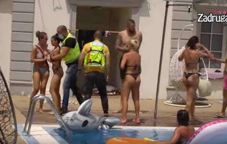 Tuča Maje Marinković i Mine Vrbaški 