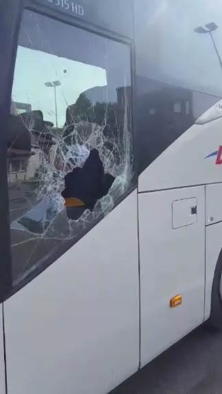 kamenovan autobus u skoplju video