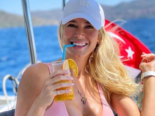 Loris Karijus oženio Diletu Leotu i sada nigde ne igra