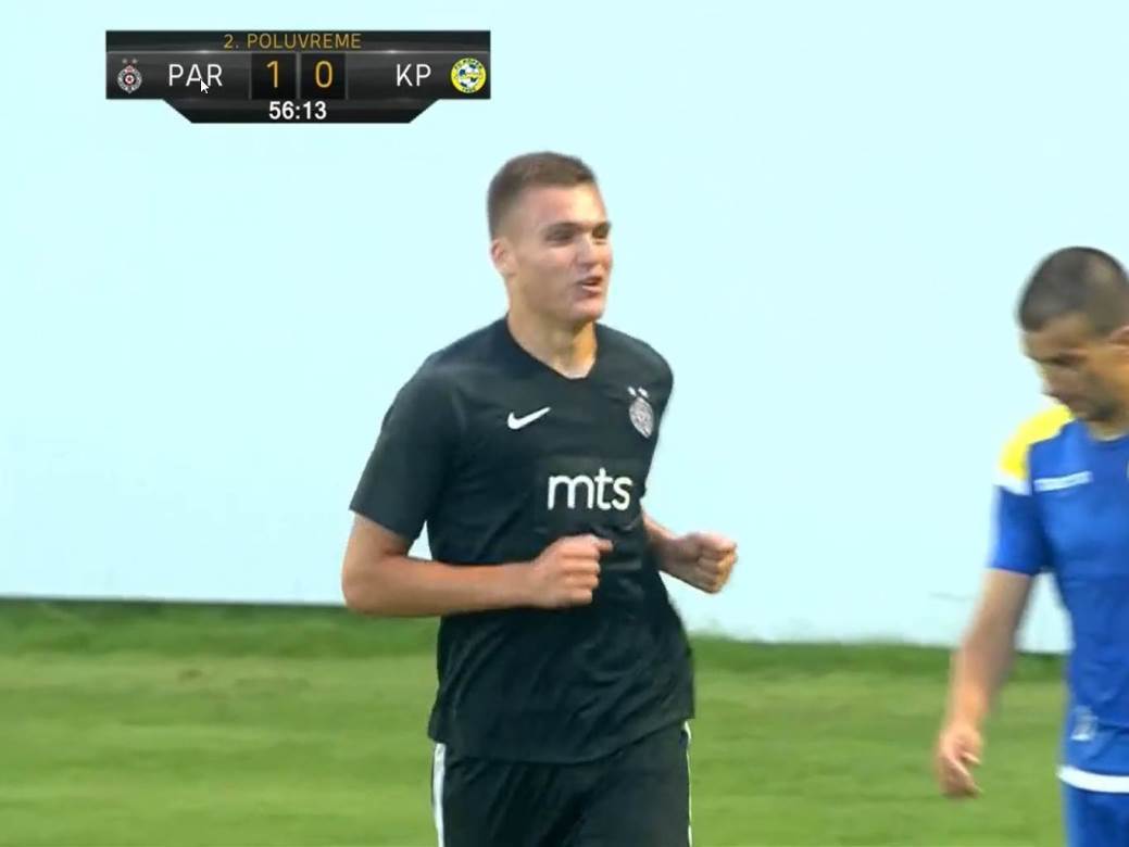 MONDO reportaža prvi teren na kome je počeo Aleksandar Mitrović foto