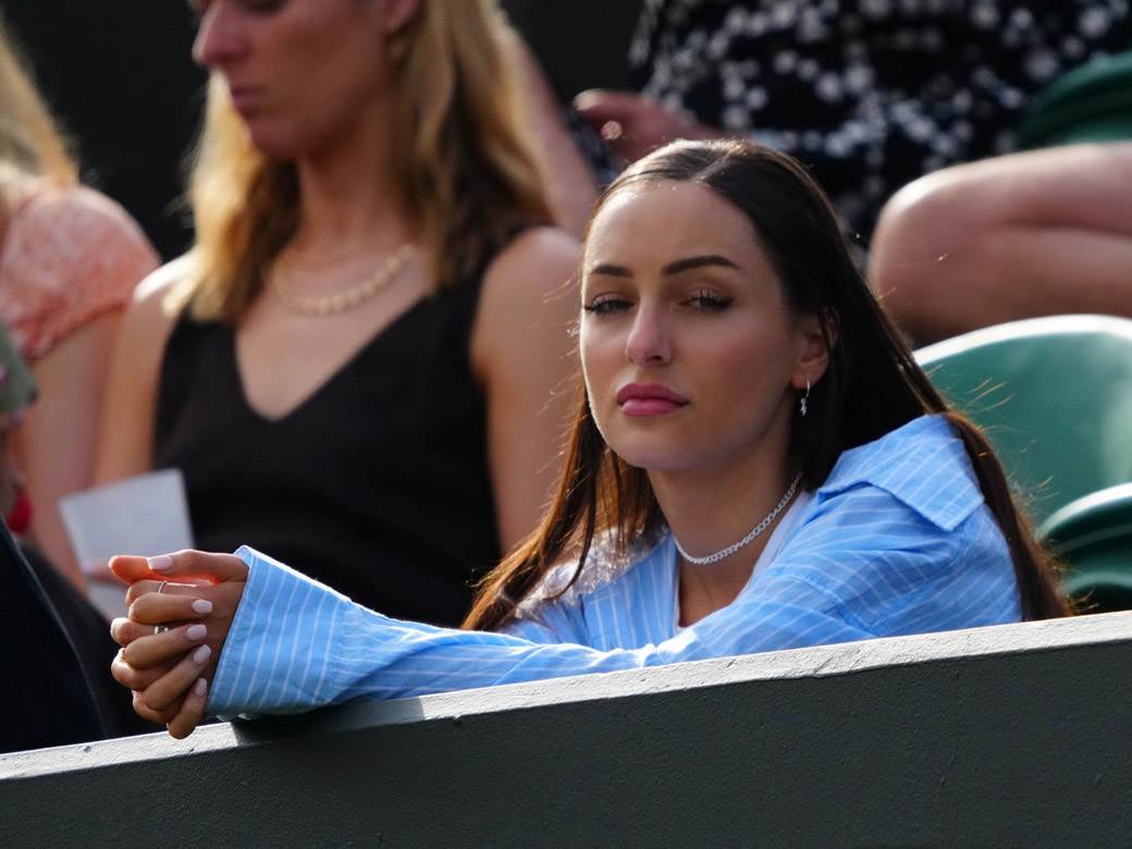 kjara pasari devojka nika kirjosa