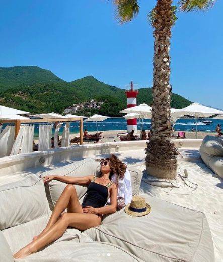 Sanja Marinković dekolte