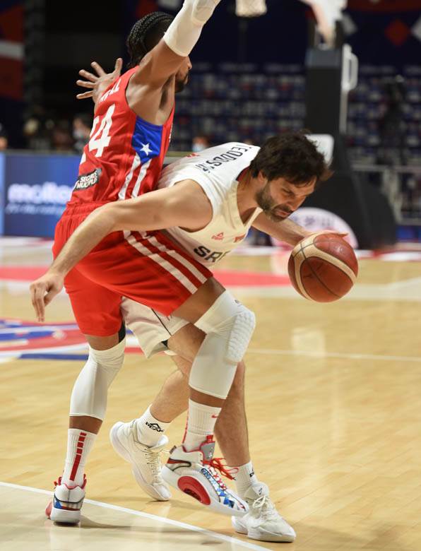 stefan jovic povredjen gleda utakmicu