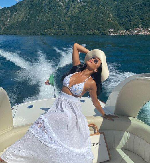 nikol sercinger prezgodna u bikiniju