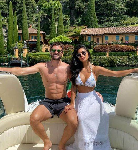 nikol sercinger prezgodna u bikiniju