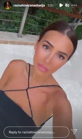 Anastasija Ražnatović se snimala u seksi haljini