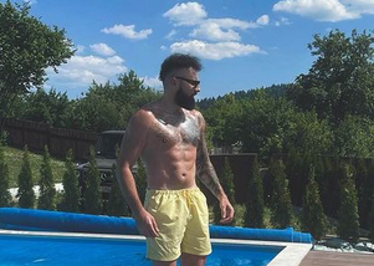 dzala brat smrsao i ima novu frizuru