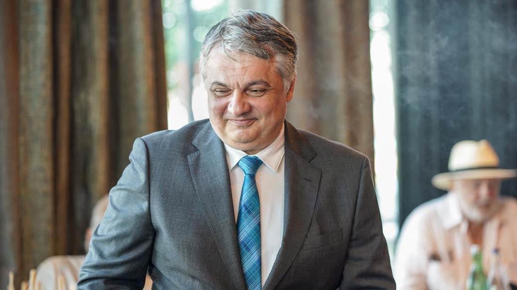 superstar uzbudljiva jesen ubice drzavni sluzbenik