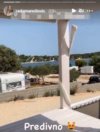 rada manojlovic na moru u hrvatskoj