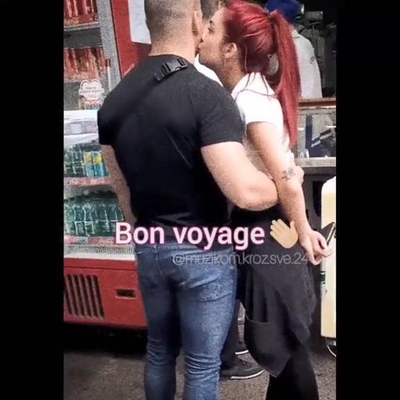 Breskvica dobila auto od dečka