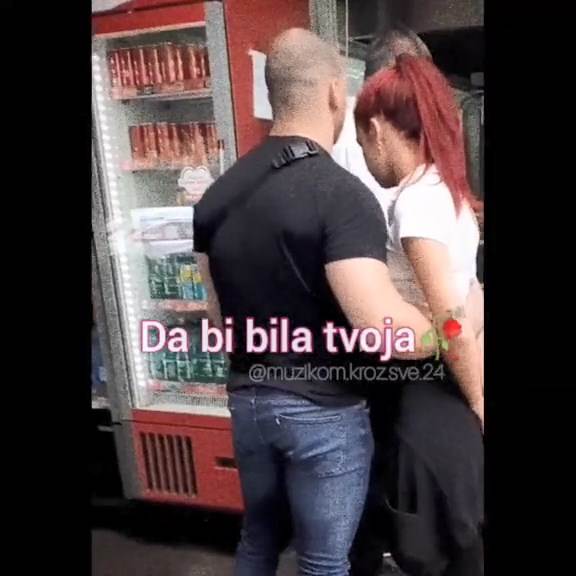 Breskvica dobila auto od dečka