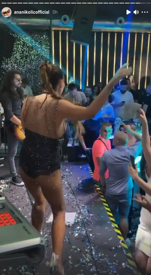 ana nikolic u donjem vesu