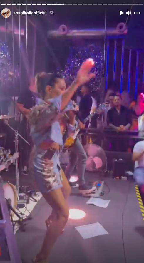 ana nikolic u donjem vesu