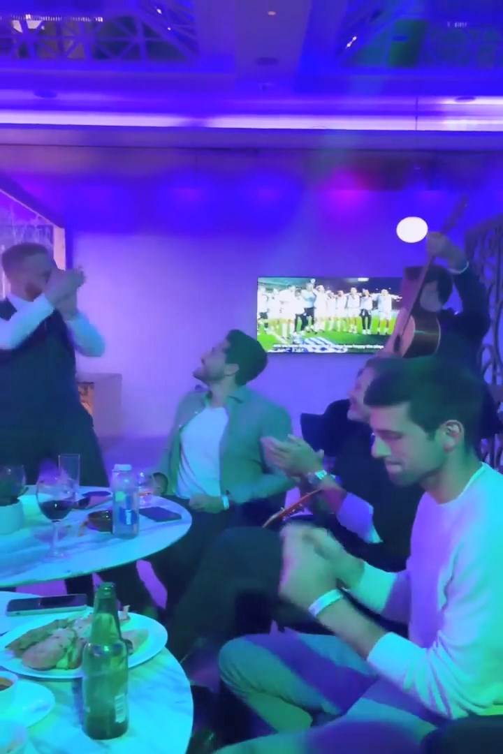 novak djokovic slavlje vimbldon vembli zurka boban kapelo