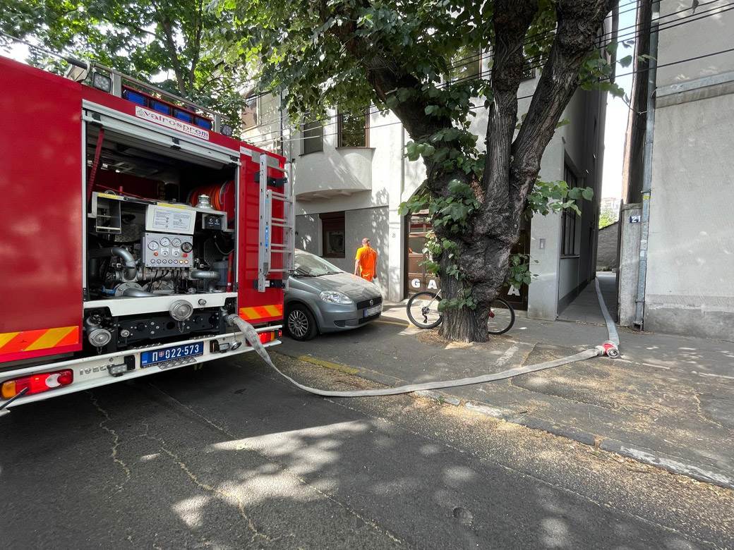 pozar skenderbegova beograd video