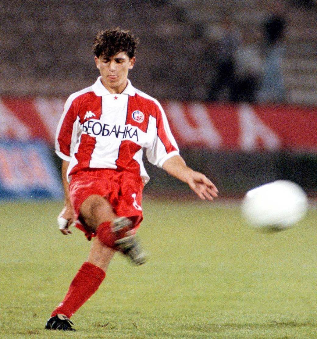 Novi dres Crvene zvezde kao retro Beobanka