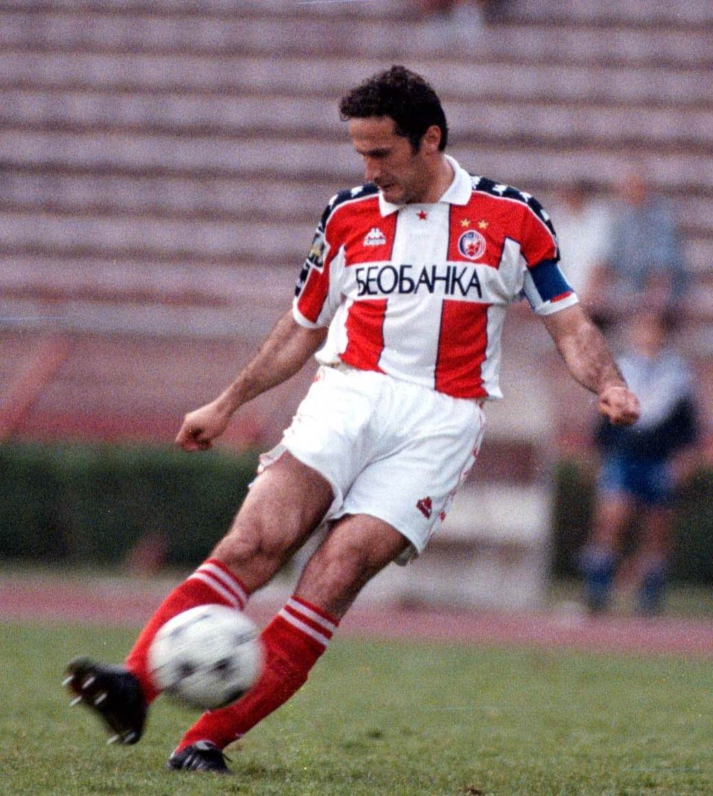 Novi dres Crvene zvezde kao retro Beobanka