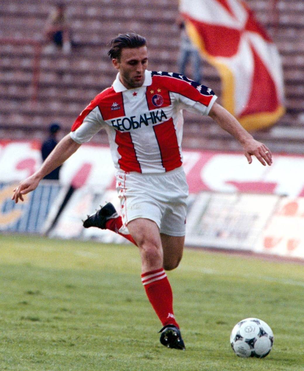 Novi dres Crvene zvezde kao retro Beobanka