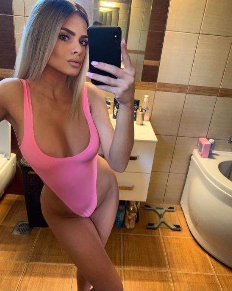 Marijana Zonjić u kupaćem  