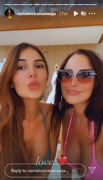 Aleksandra Prijović i Anastasija Ražnatović se snimale u bikinijima