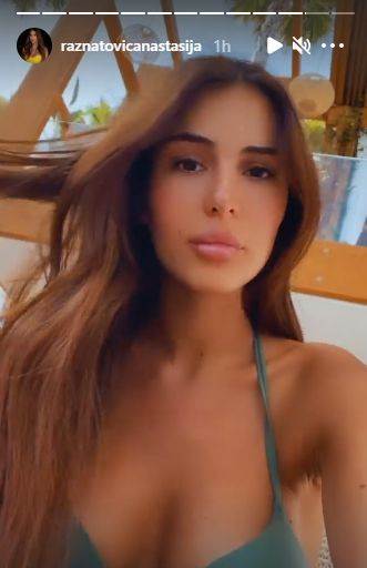 Aleksandra Prijović i Anastasija Ražnatović se snimale u bikinijima