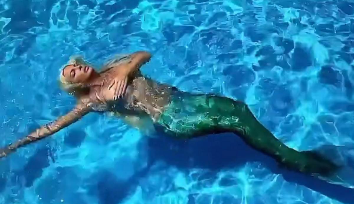 Jelena Karleuša u tangama