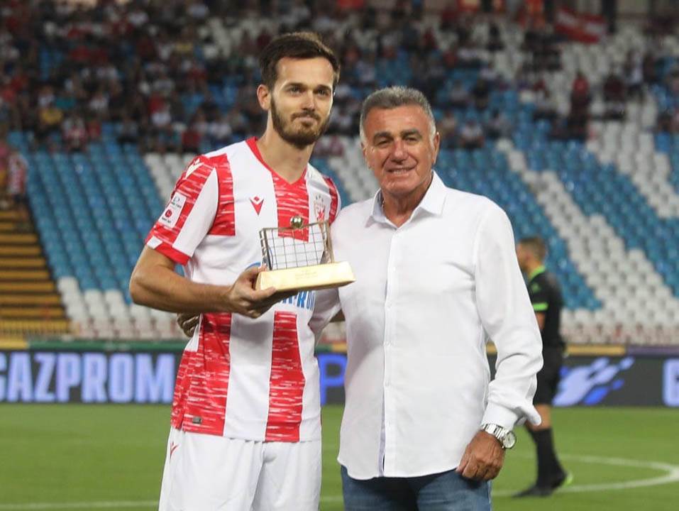 Stanković menja formaciju Zvezde protiv Kairata Ben igra napadača