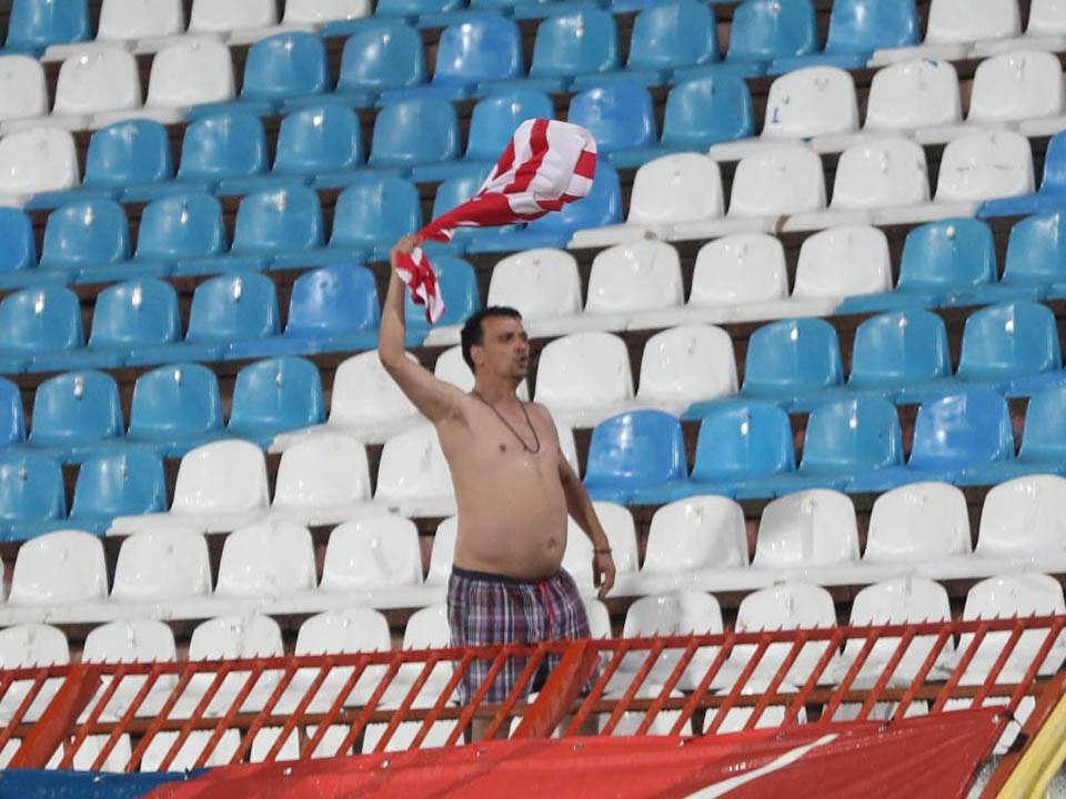 Stanković menja formaciju Zvezde protiv Kairata Ben igra napadača