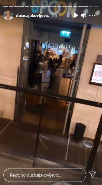 Dušica Jakovljević s dečkom Čavom u Parizu