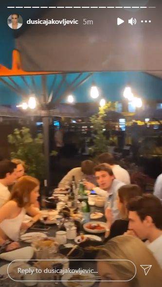 Dušica Jakovljević s dečkom Čavom u Parizu