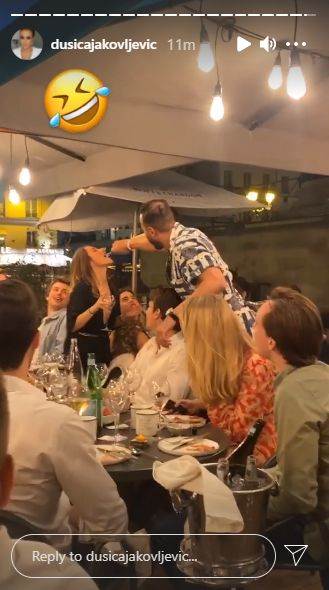 Dušica Jakovljević s dečkom Čavom u Parizu