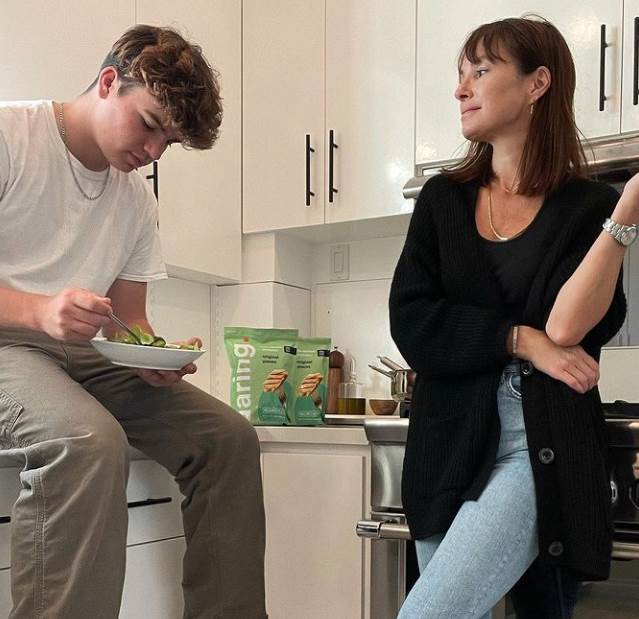 Voditeljka dobila koronu od sina koji nije hteo da se vakciniše