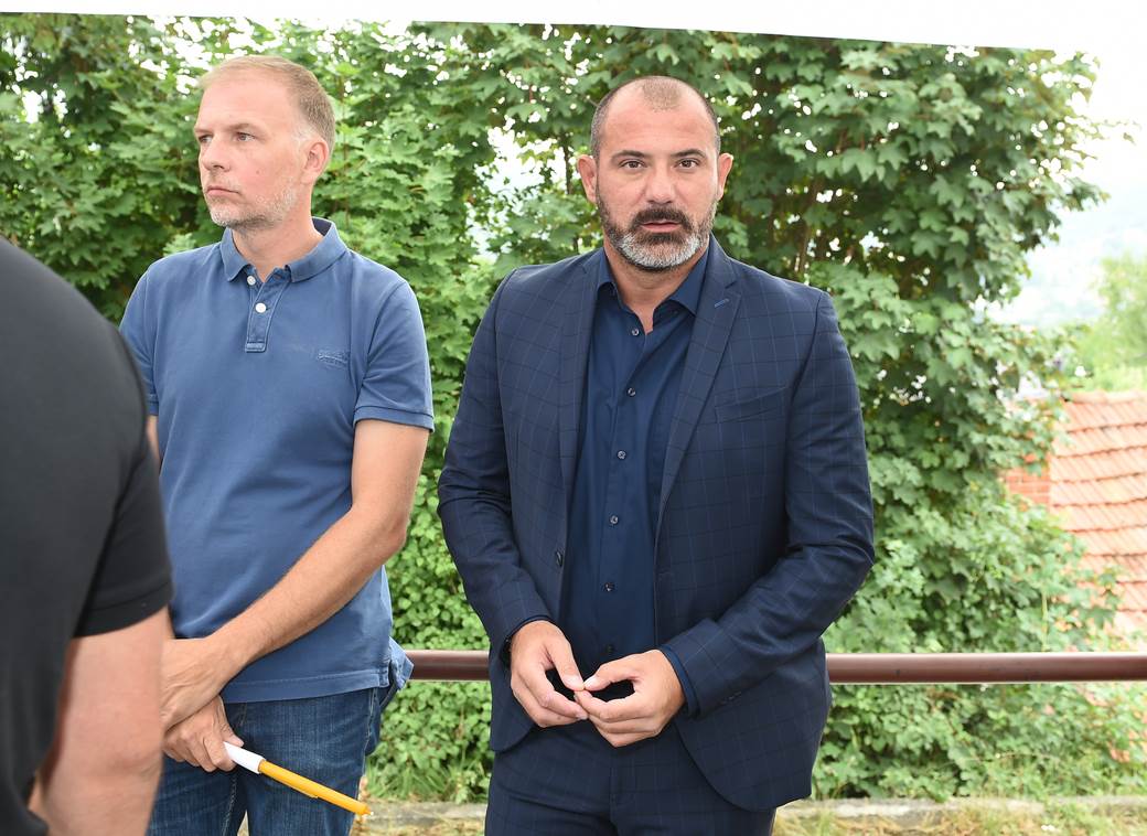 Vlade Divac na sahrani Radomira Antića