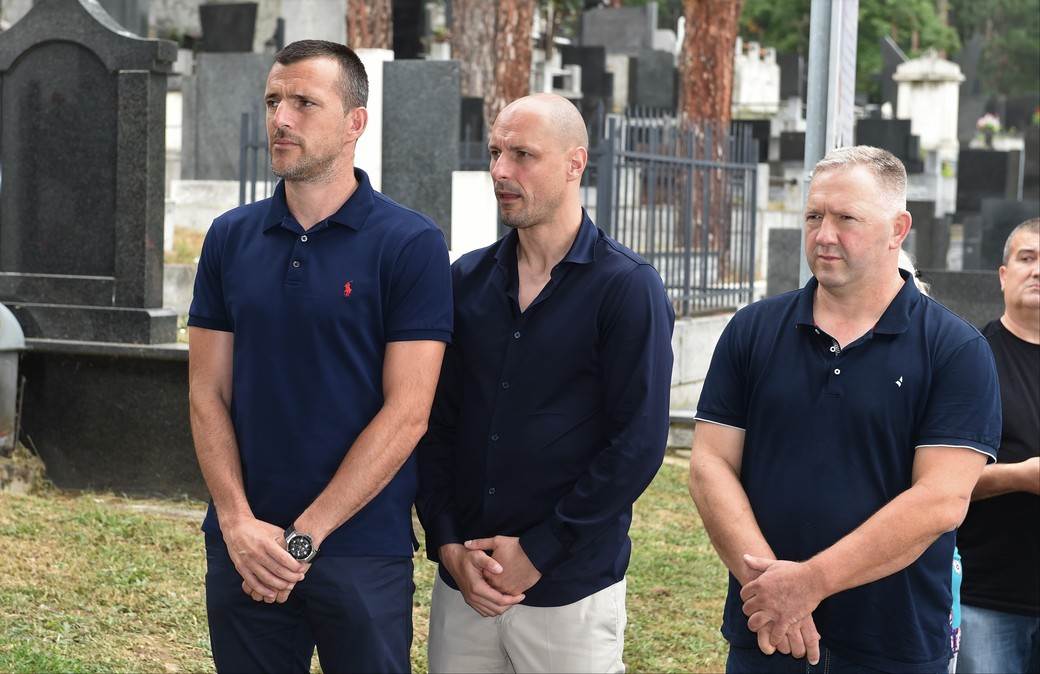 Vlade Divac na sahrani Radomira Antića