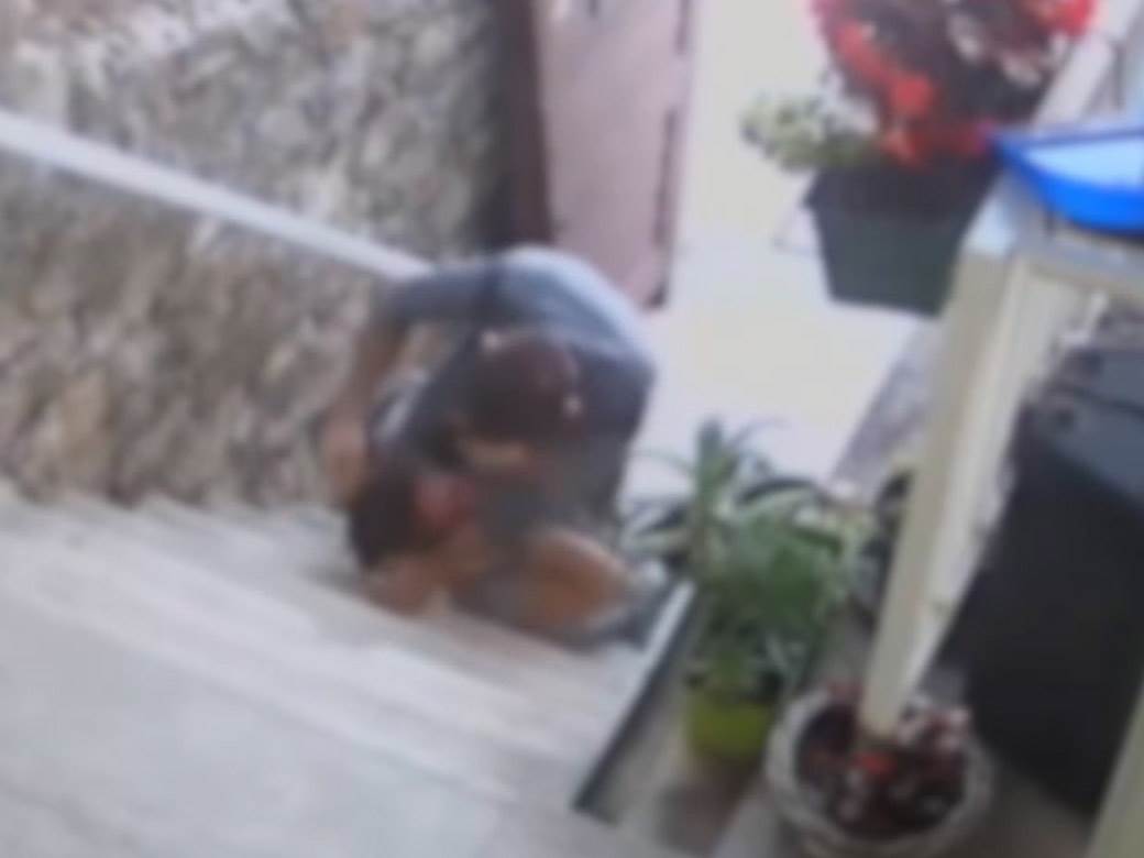 Pretukao dve žene u Splitu