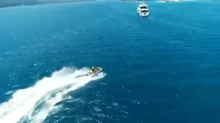 Dara Bubamara vozi skuter u Turskoj