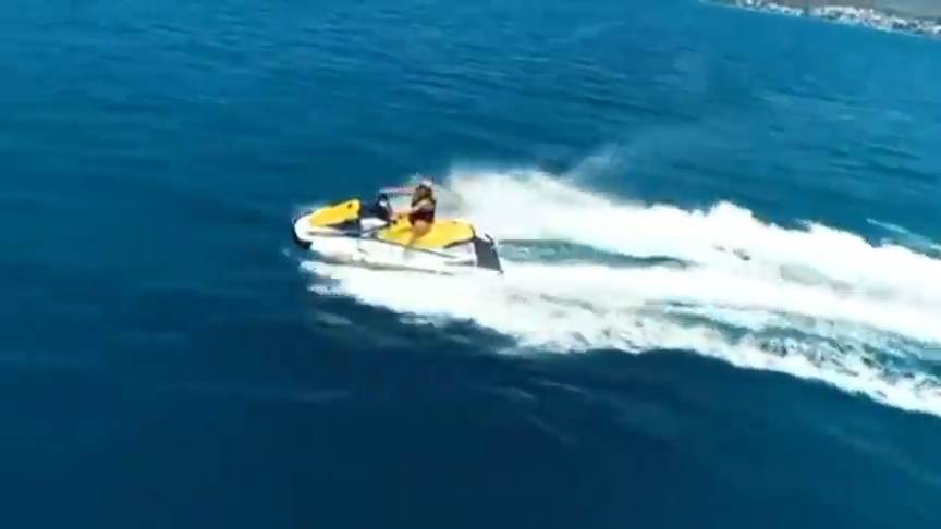 Dara Bubamara vozi skuter u Turskoj