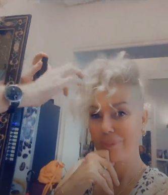 Lepa Brena promenila frizuru