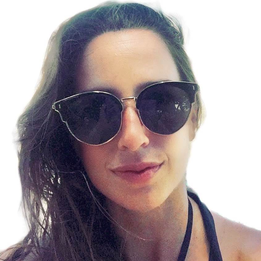 Odbojkašica prodaje gole slike za Božić