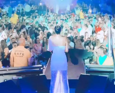 Viktor Živojinović s verenicom u provodu