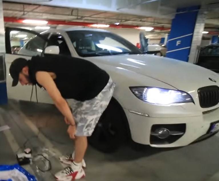 Kimi ispraznio vodu iz bazena s terase