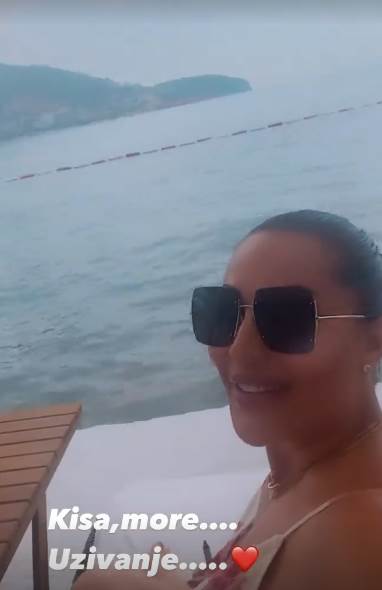 Ceca Ražnatović u kupaćem