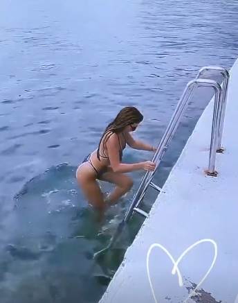 Anastasija Ražnatović u kupaćem