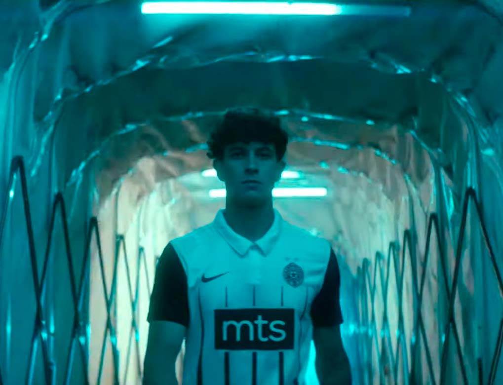 Partizan novi dres crno beli Nemanja Jović video