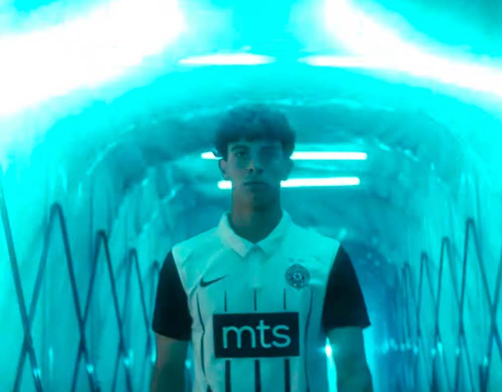 Partizan novi dres crno beli Nemanja Jović video