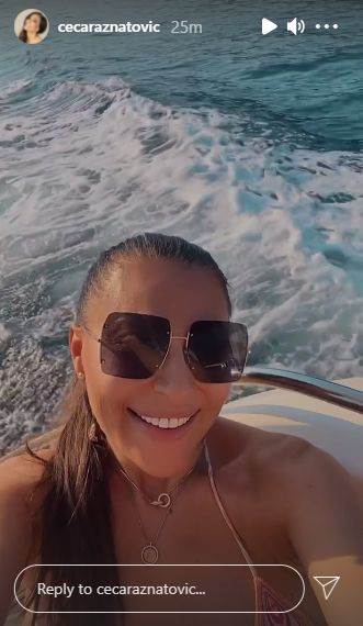 Ceca Ražnatović u bikiniju na jahti