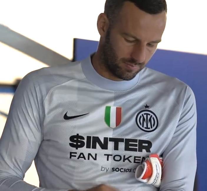 Inter promenio sponzora Pireli