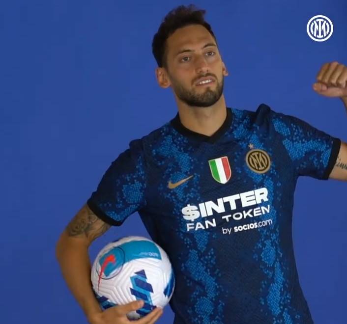 Inter promenio sponzora Pireli