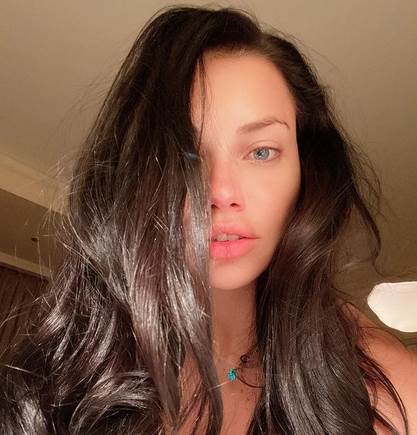 Adrijana Lima pozirala toples