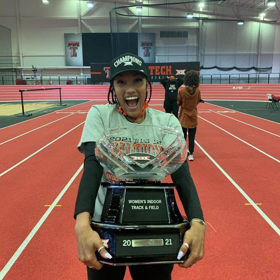 Ljubavna priča iz Tokija Tara Dejvis i Hanter Vudhol